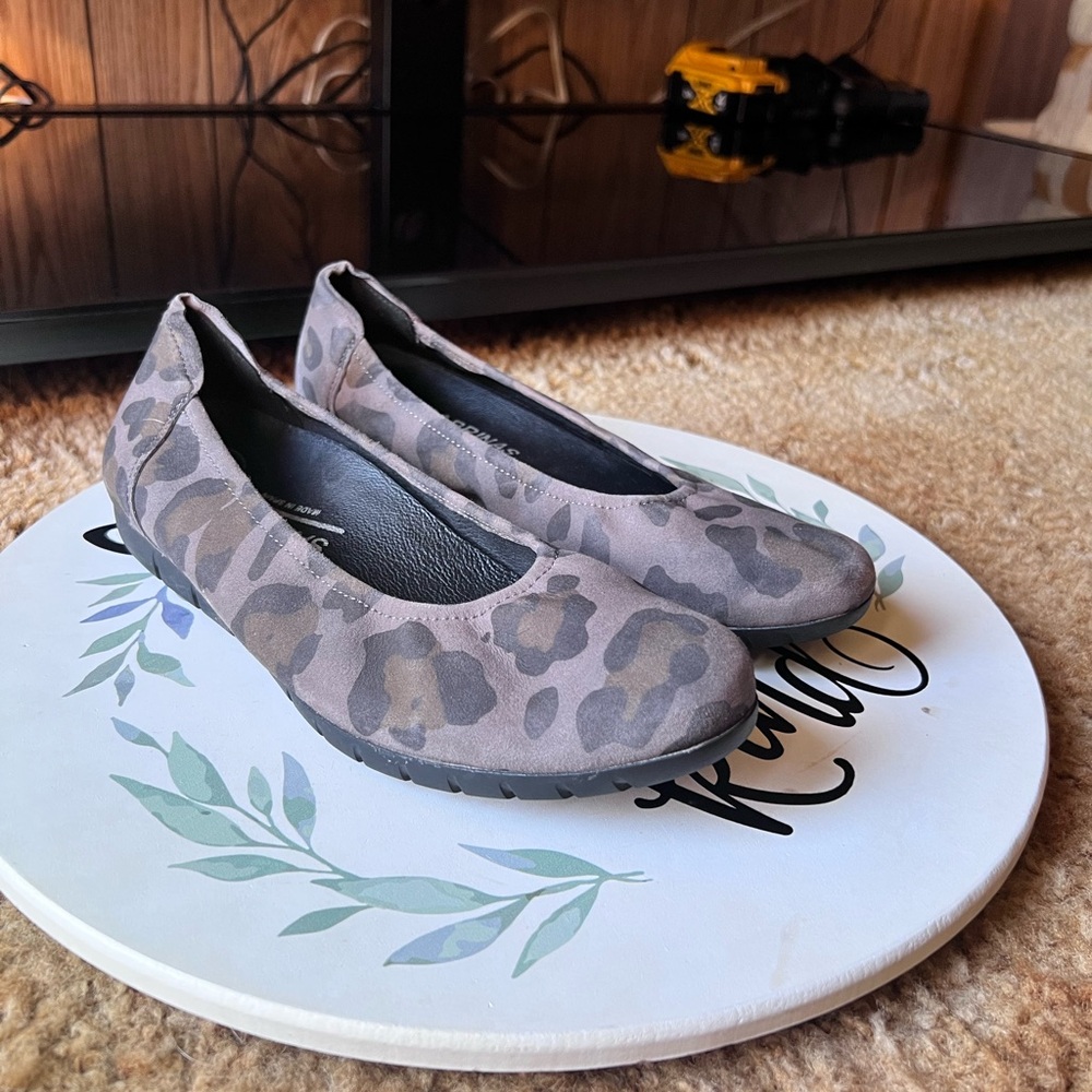 Woman’s Sabrinas ballet flats made in Spain cheetah print size 7.